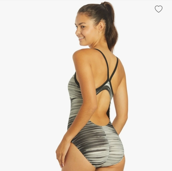 Nike Women's Water Stripe Racerback One Piece Swimsuit Medium - Picture 3 of 10